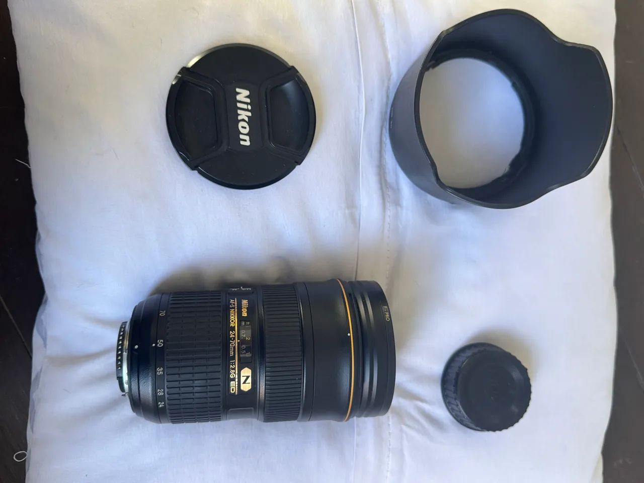 Objetiva Nikon AF-S 24-70mm f/2.8 G ED impecável - Acessórios para