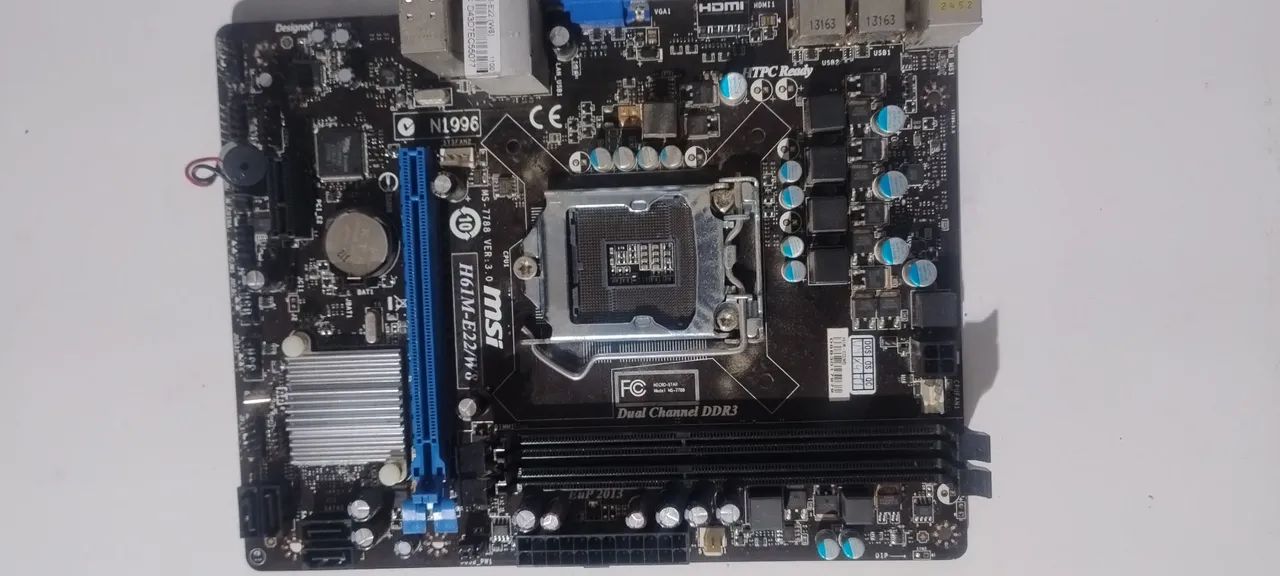 Placa mãe MSI DDR3 com DEFEITO. 
