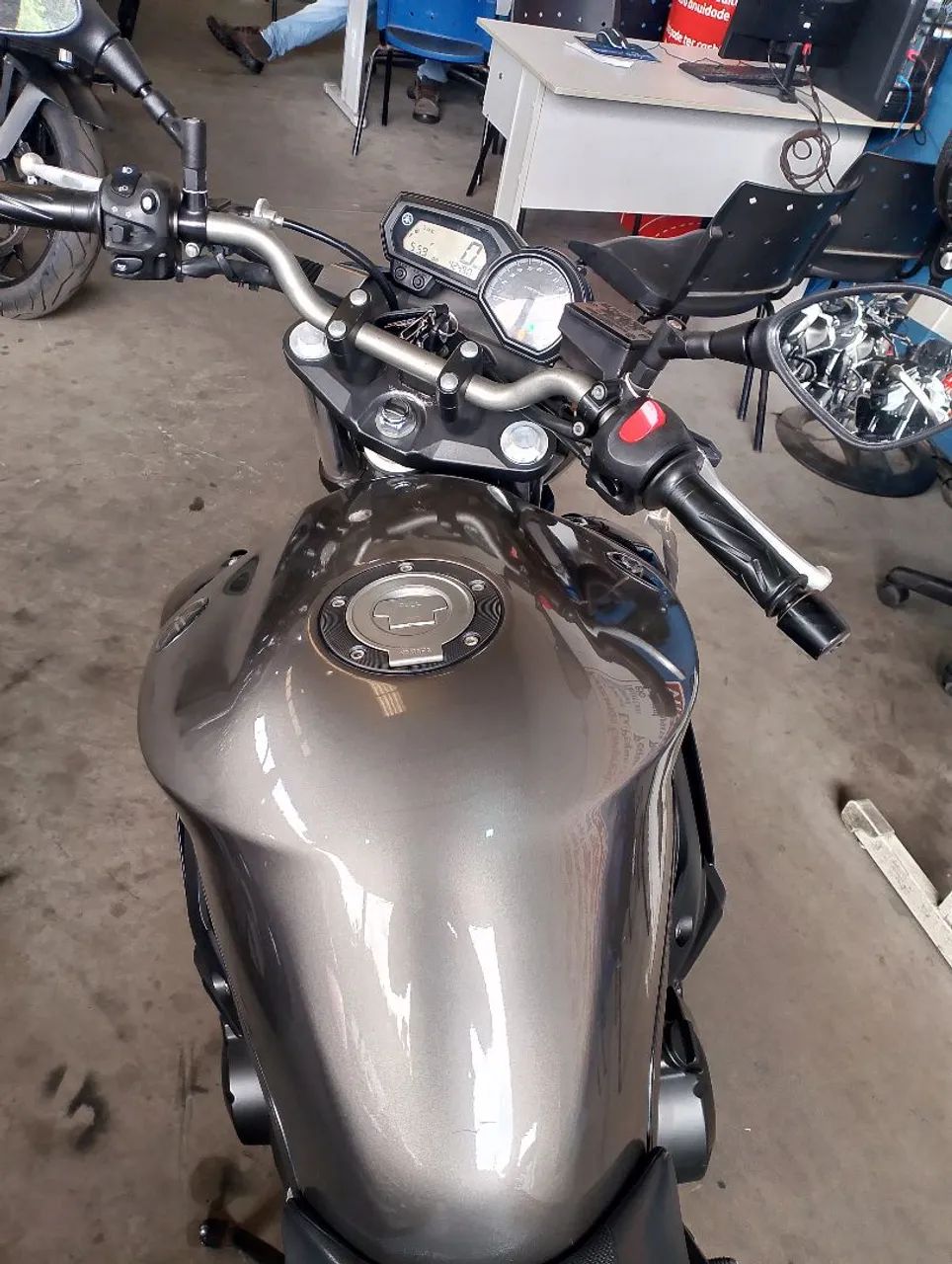 Yamaha XJ6 N - Foto 4