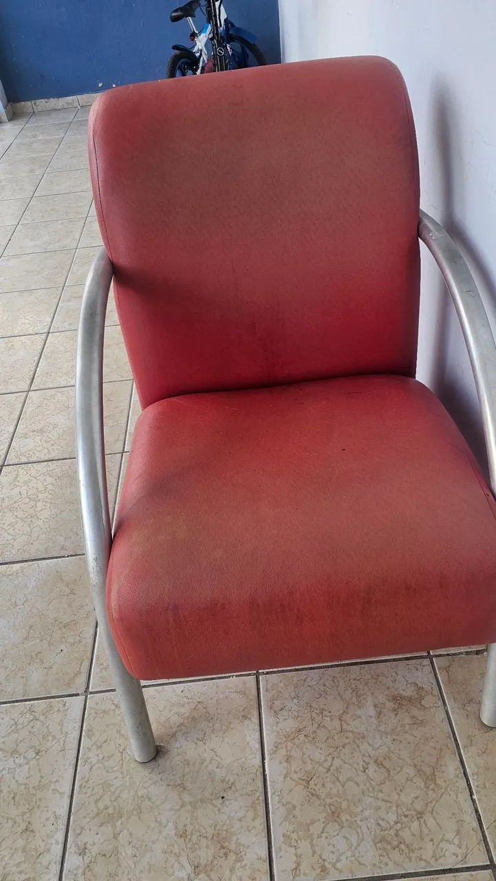 Poltrona em couro falso  - Foto 3