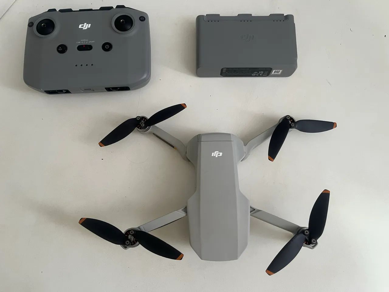  DRONE DJI MINI 2 - FLY MORE COMBO
