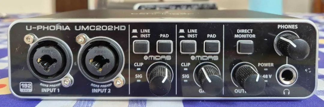 Behringer UMC202HD - Foto 2