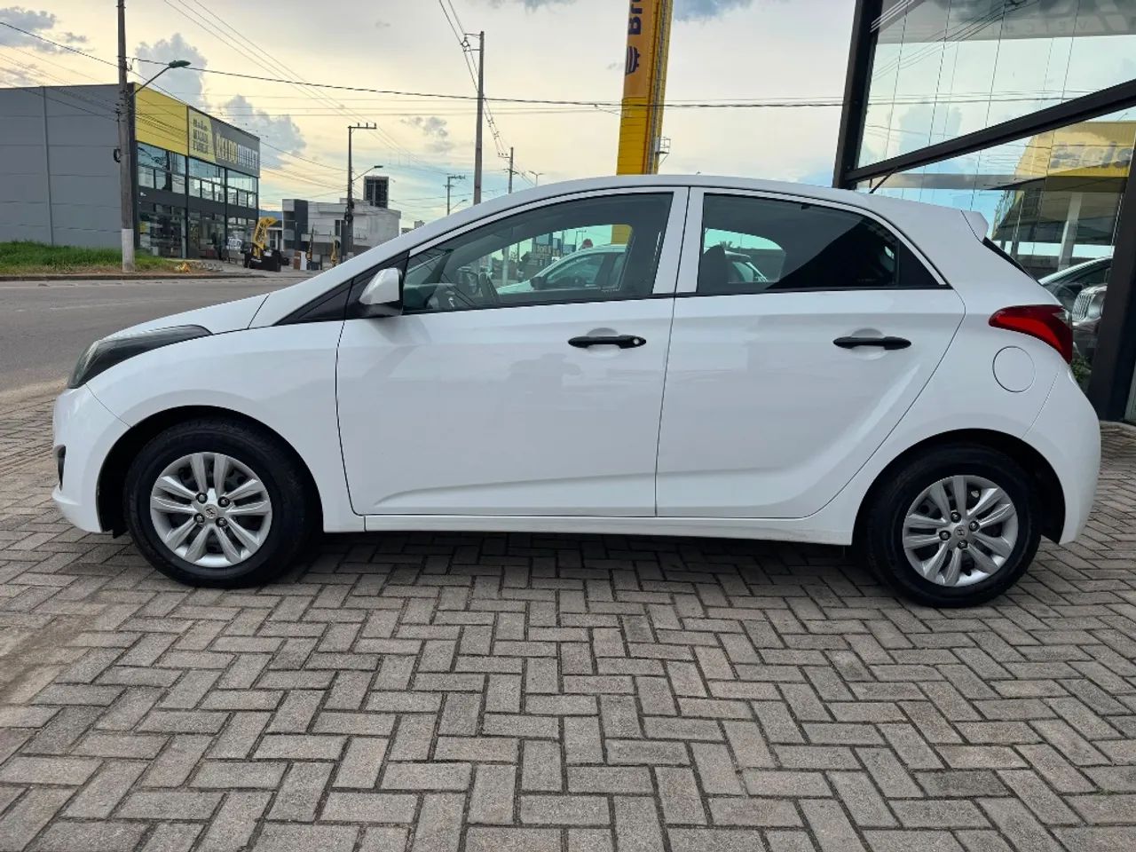 Hyundai HB20 Comf./c.plus/c.style 1.0 Flex 12V 2014 - Foto 4