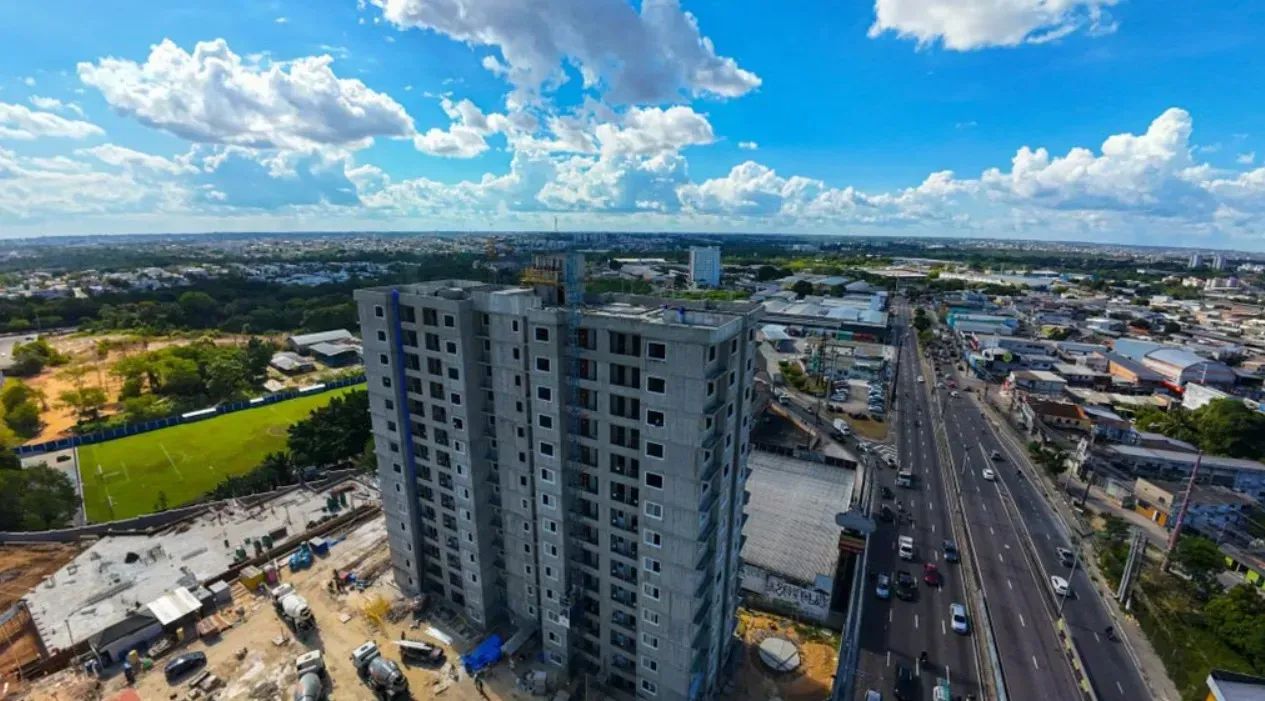 APARTAMENTO DE 3 QUARTOS NO ALEIXO