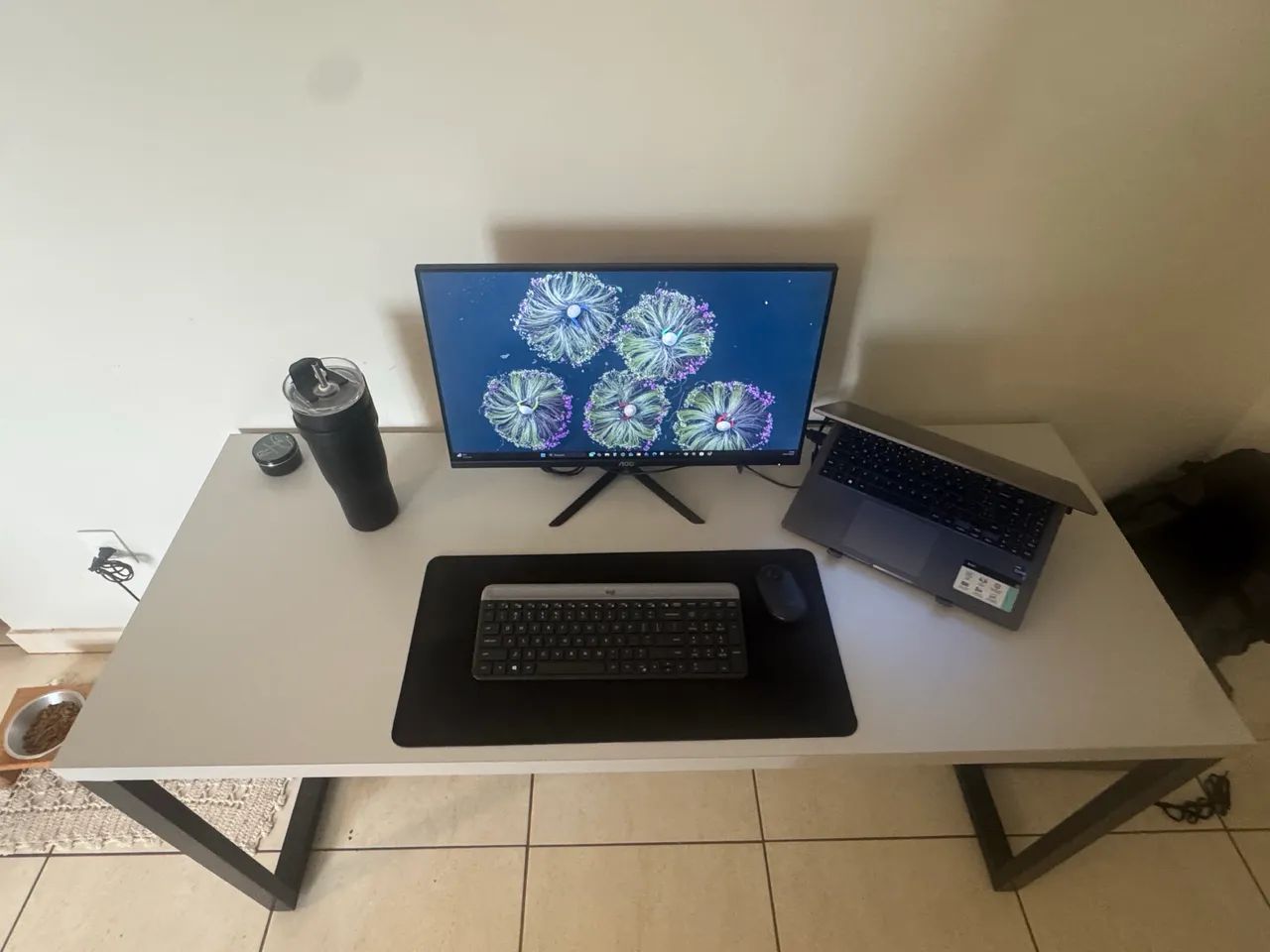Mesa de escritório em ótimo estado - Foto 3