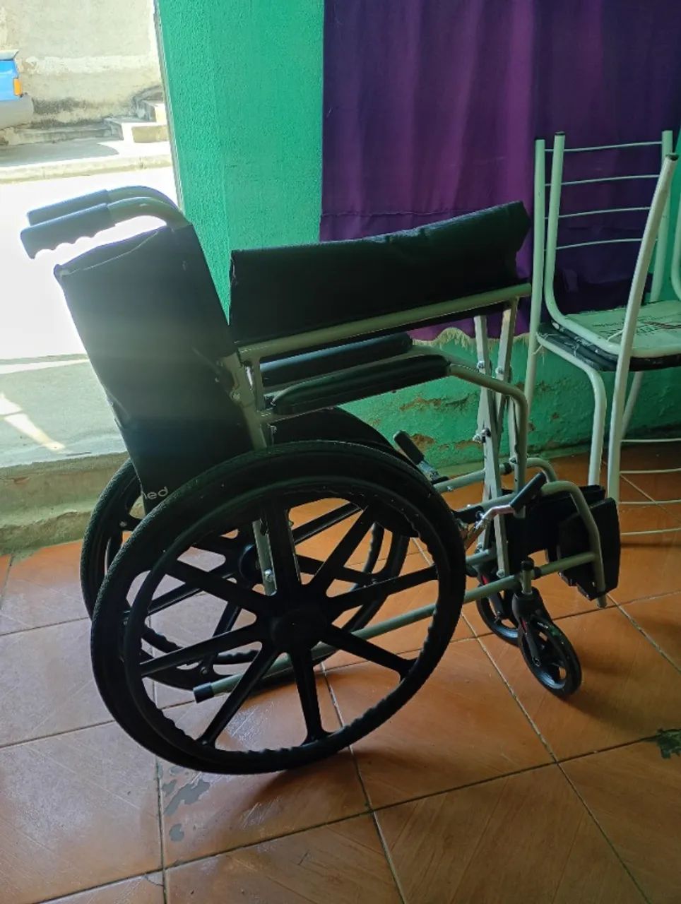 Cadeira de roda - Foto 5