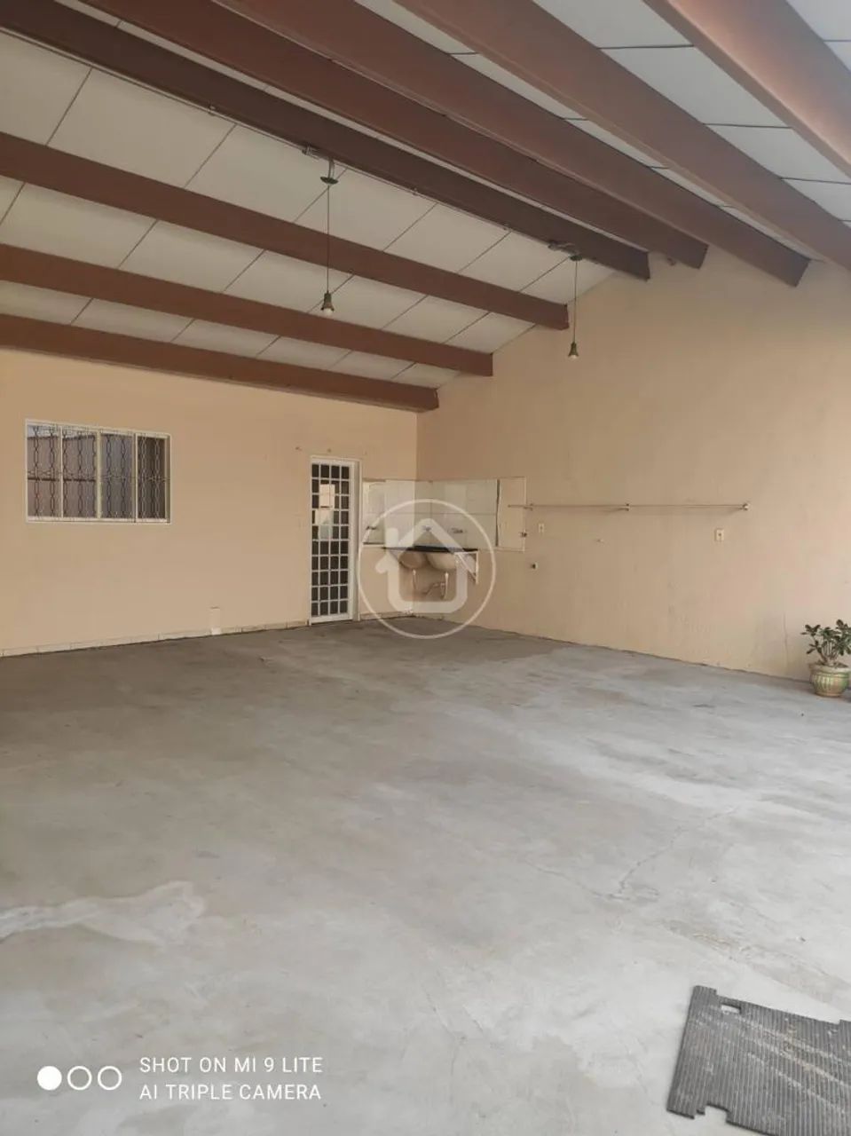 OPORTUNIDADE: CASA COMPLETA DE ESQUINA COM 248M² C - Foto 3