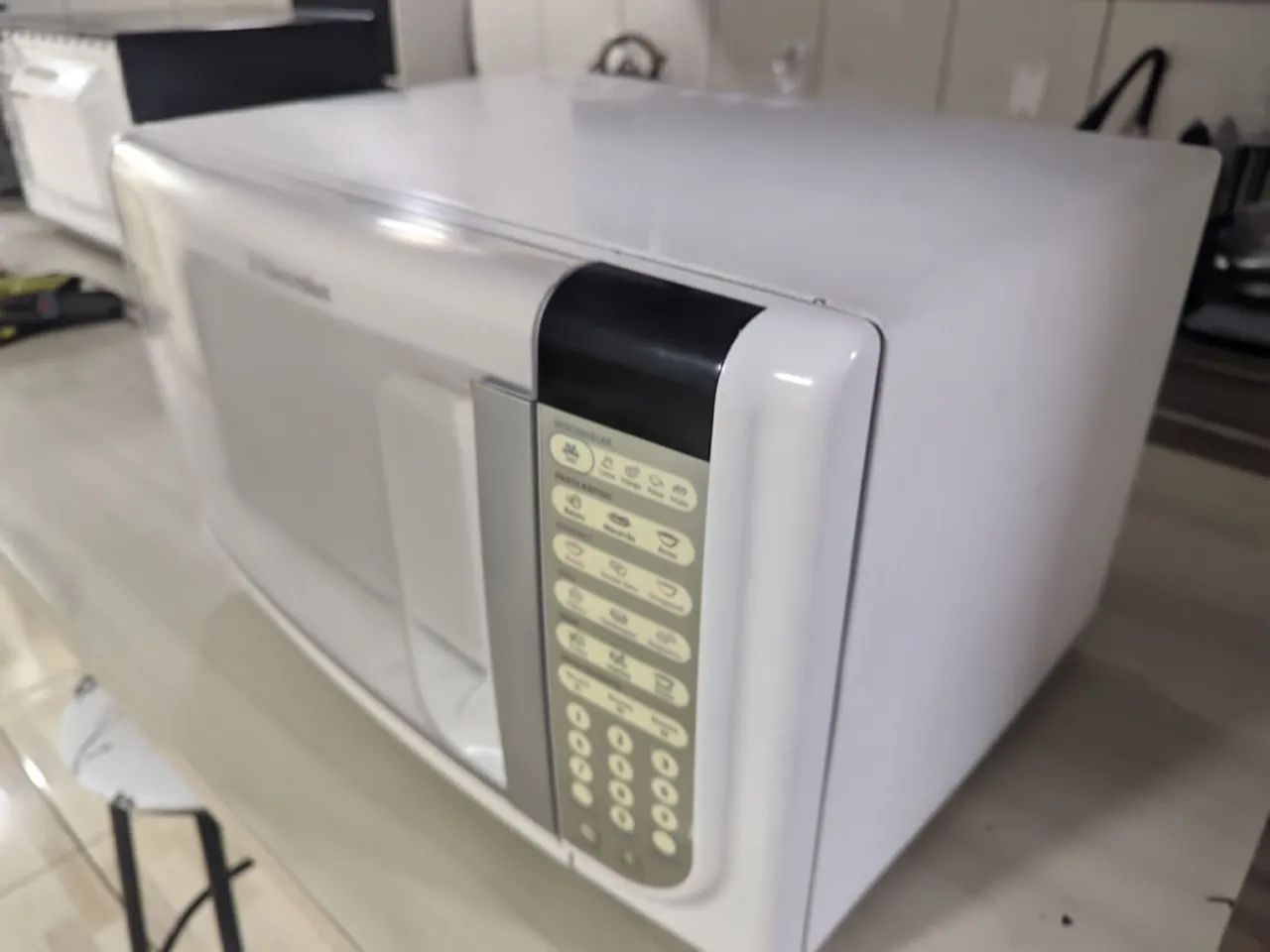 Microondas Eletrolux 31L funcionando perfeitamente. - Foto 4