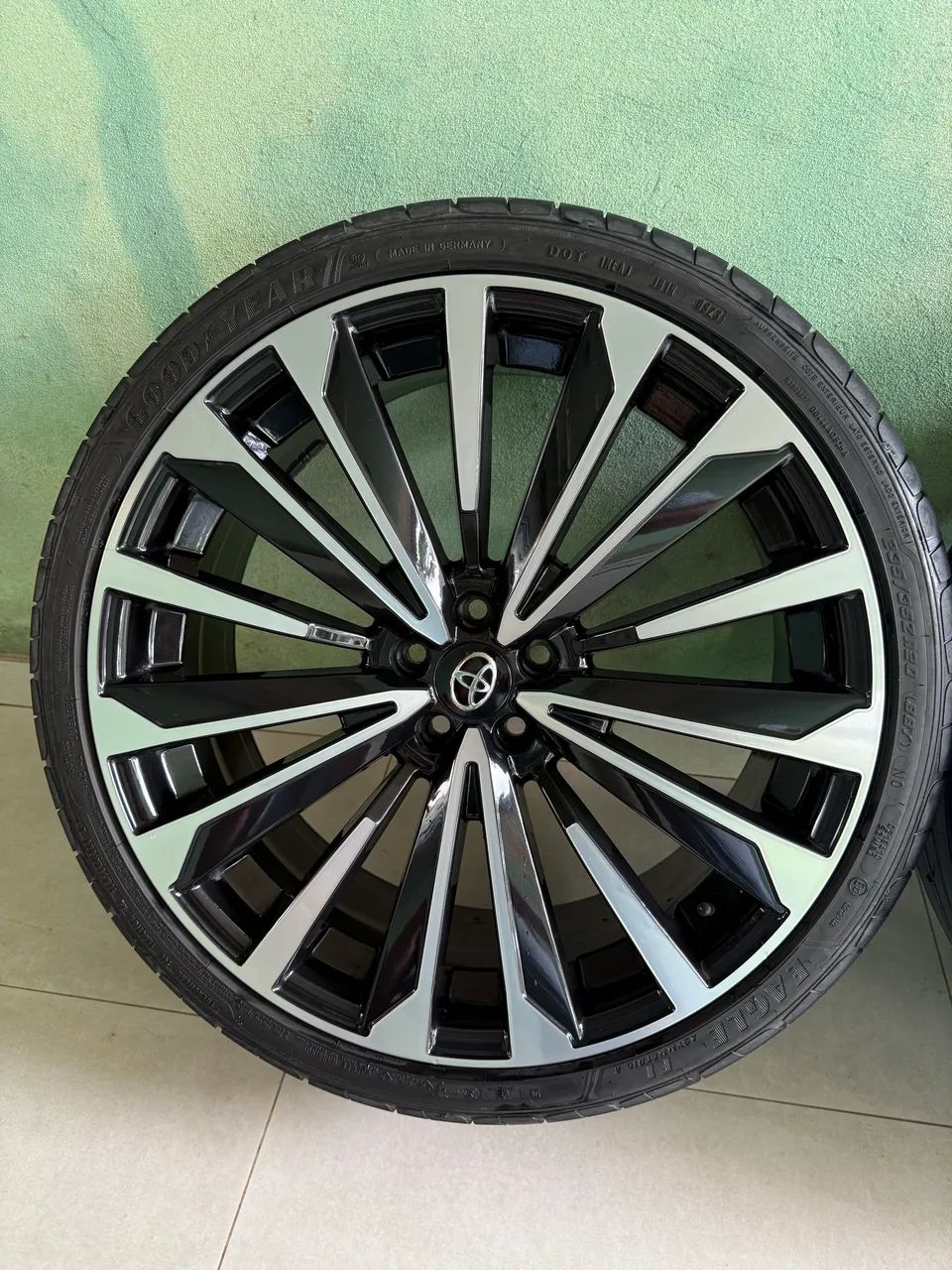 Roda aro 20 corolla