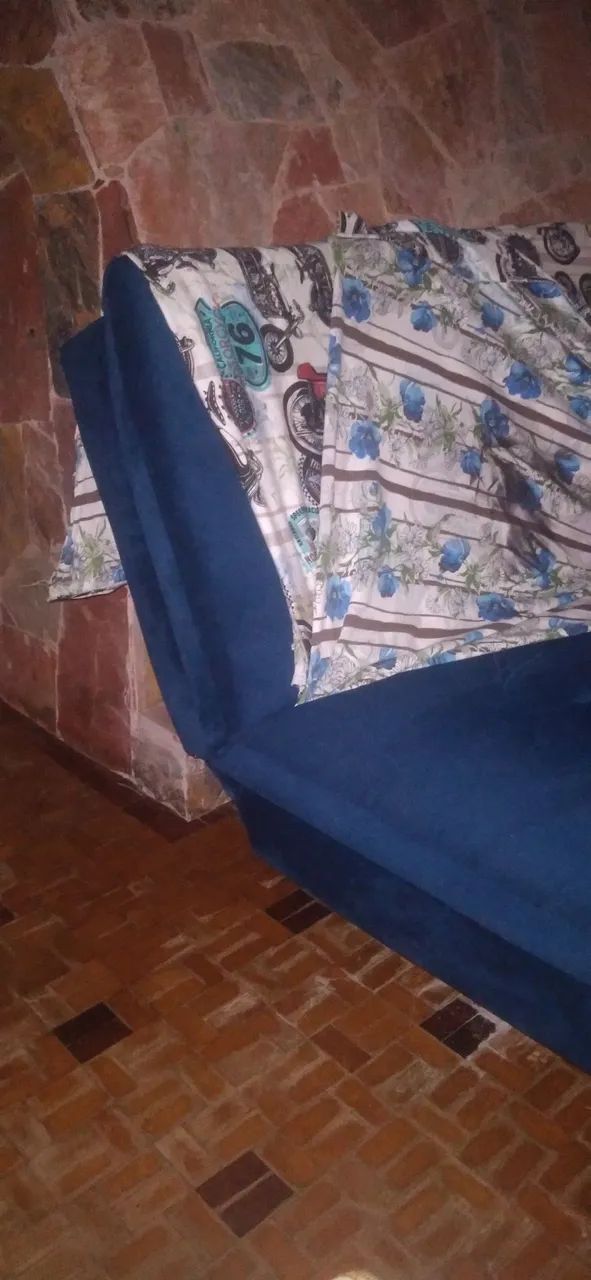 Sofá-Cama Azul Royal Lindo! - Foto 4