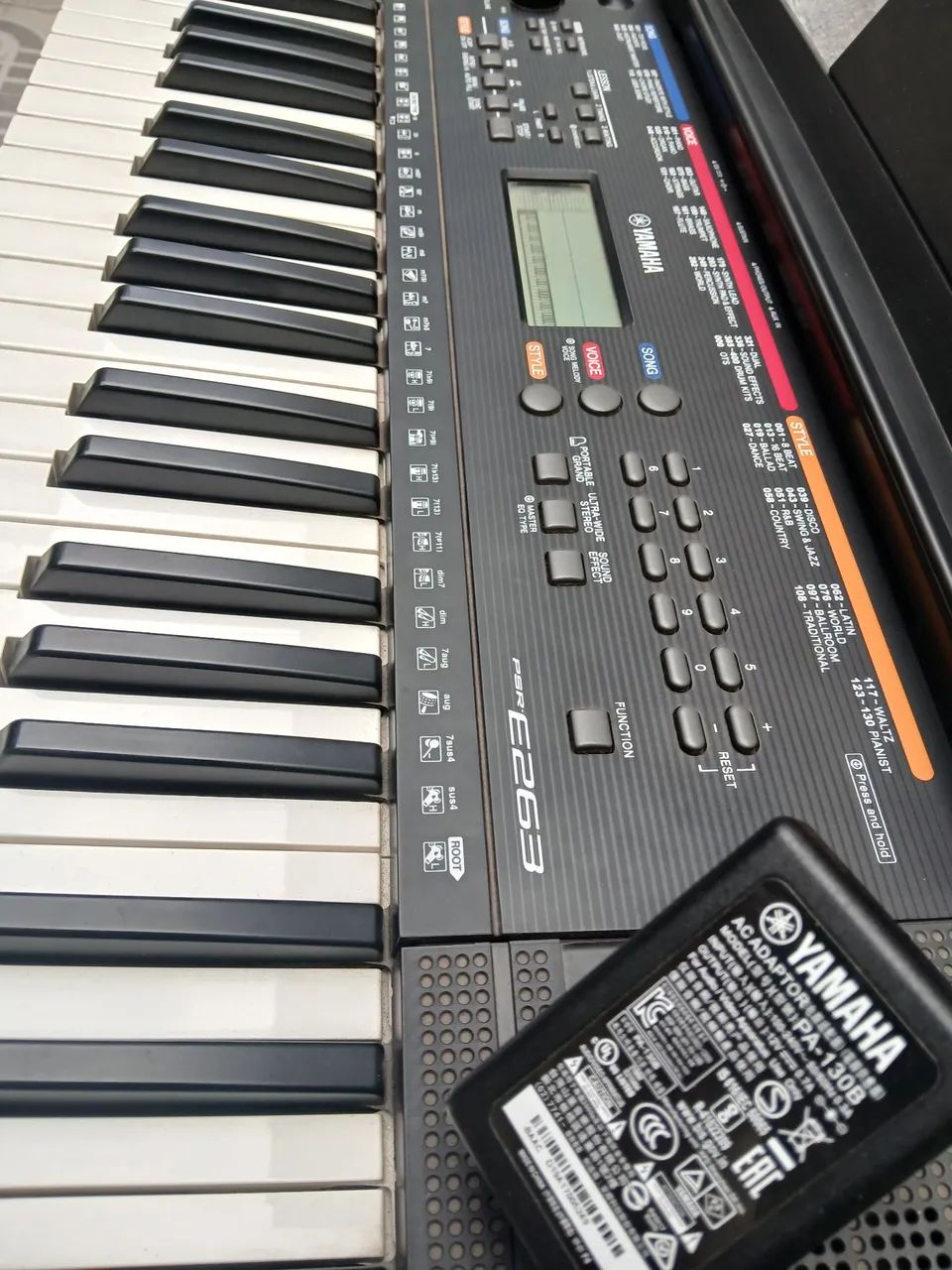 Teclado Yamaha PSR E263 - Foto 2