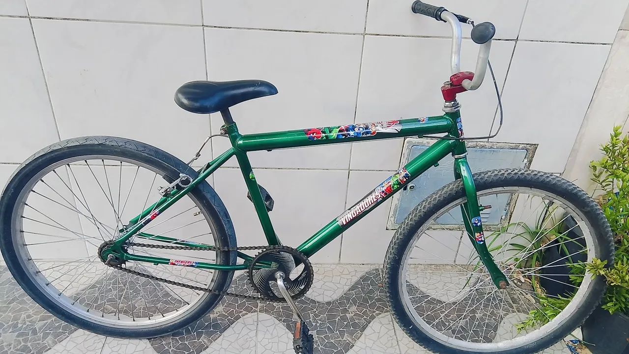 Bicicleta aro 26 semi nova completa com nota fiscal pra vender