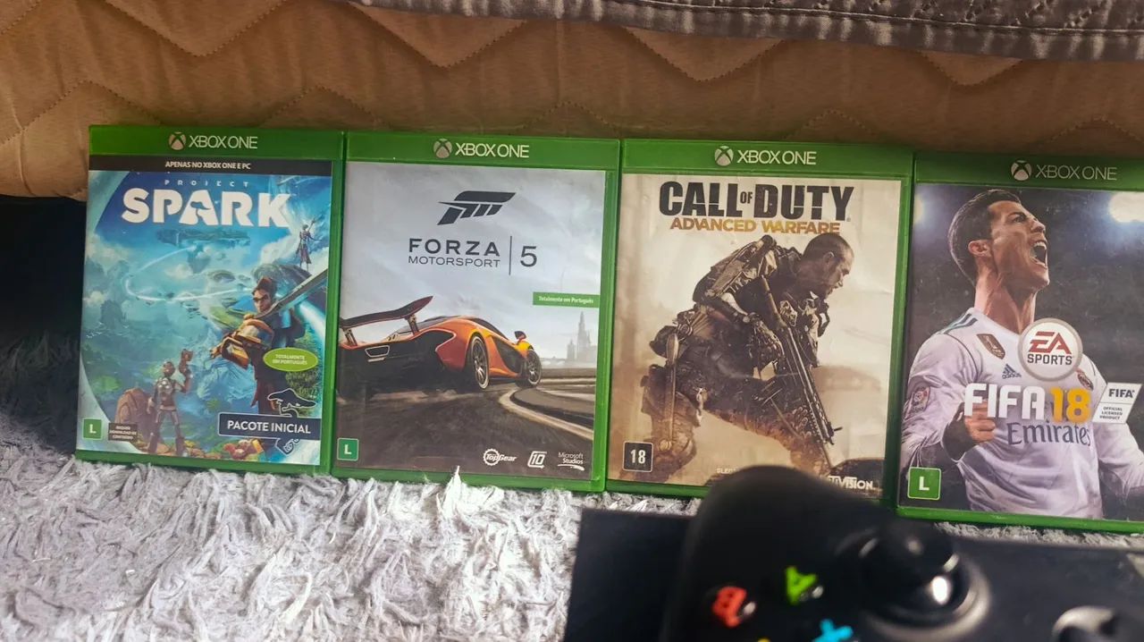 Xbox One Completo com 2 Controles e 6 Jogos - Foto 3