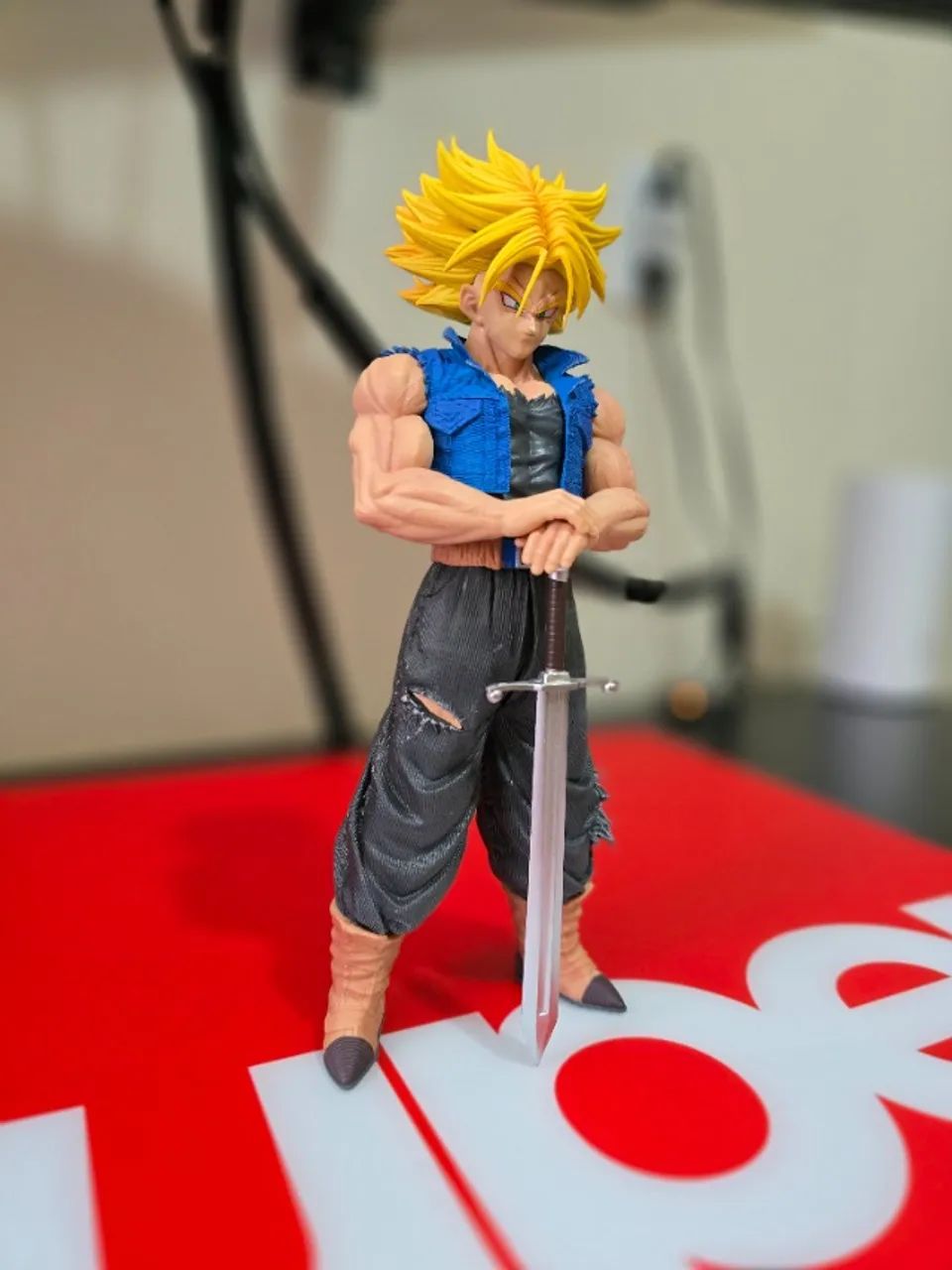 Action Figure Trunks Super Saiyajin Dragon Ball Z 25cm Com Espada - Foto 4
