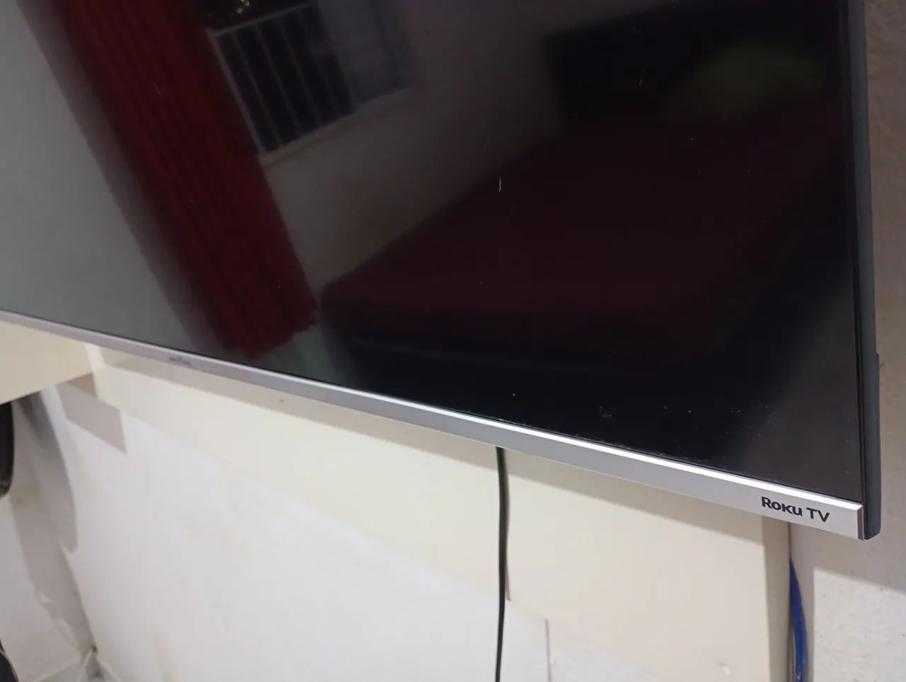 Vendo ou troco uma TV smart 50 polegadas 4K pega uma TV smart menor - Foto 2