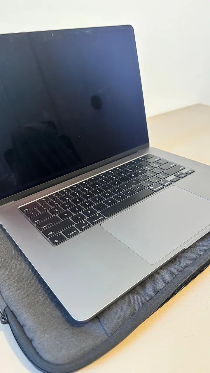 MacBook Air 15? M2 novo - 8GB / 256GB - US - R$ 6.500,00