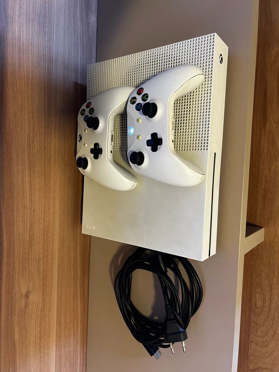 Vendo Xbox One S HD de 1 T - Foto 4