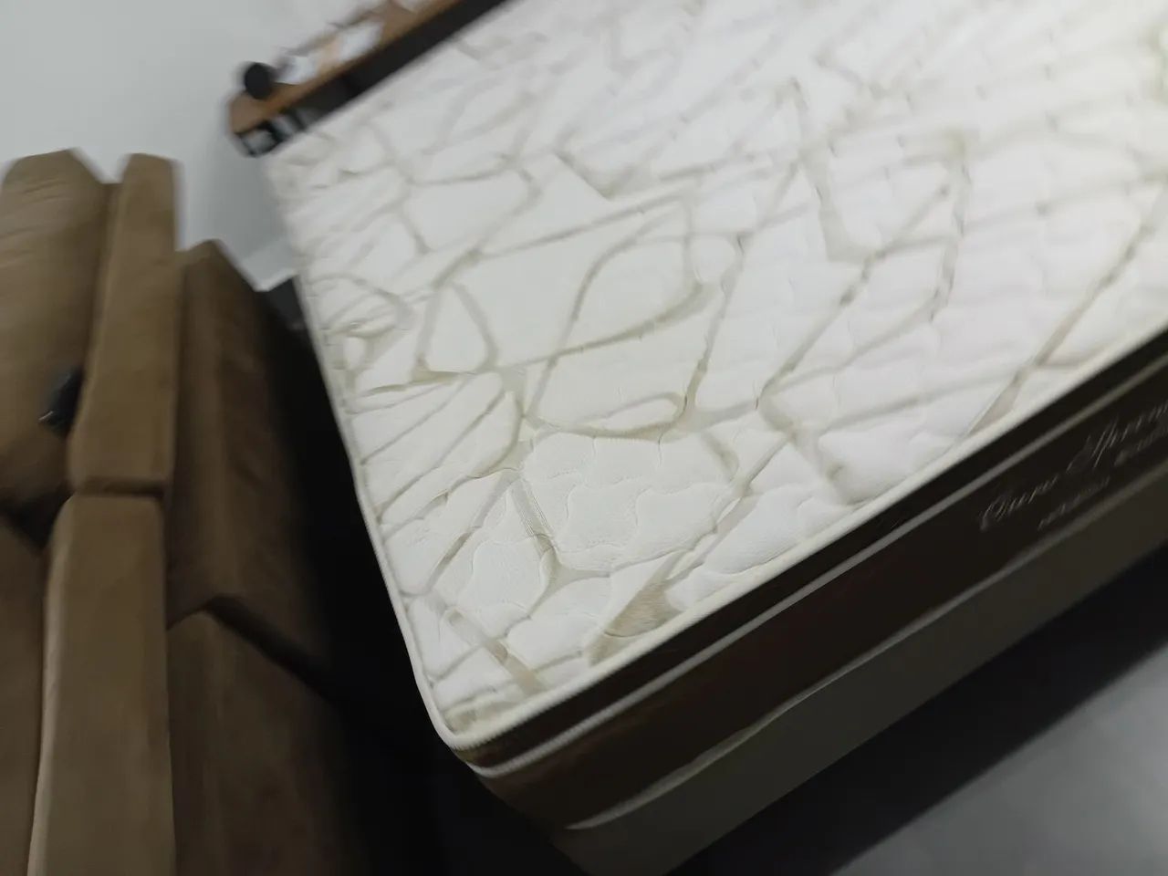 Vendo cama de casal Queen entrego  - Foto 3