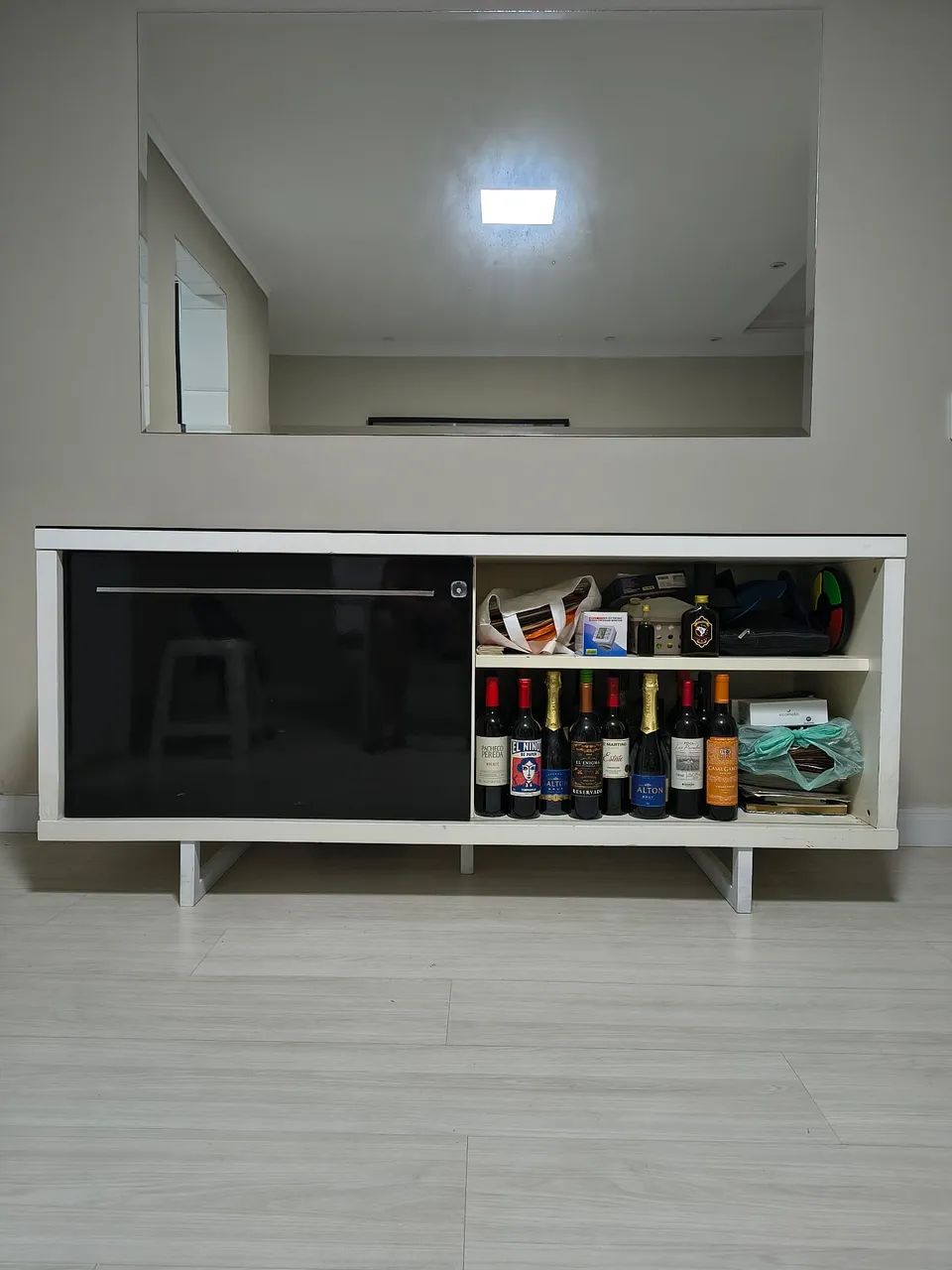Mesa de jantar com 6 cadeiras + Buffet + poltrona - Foto 2