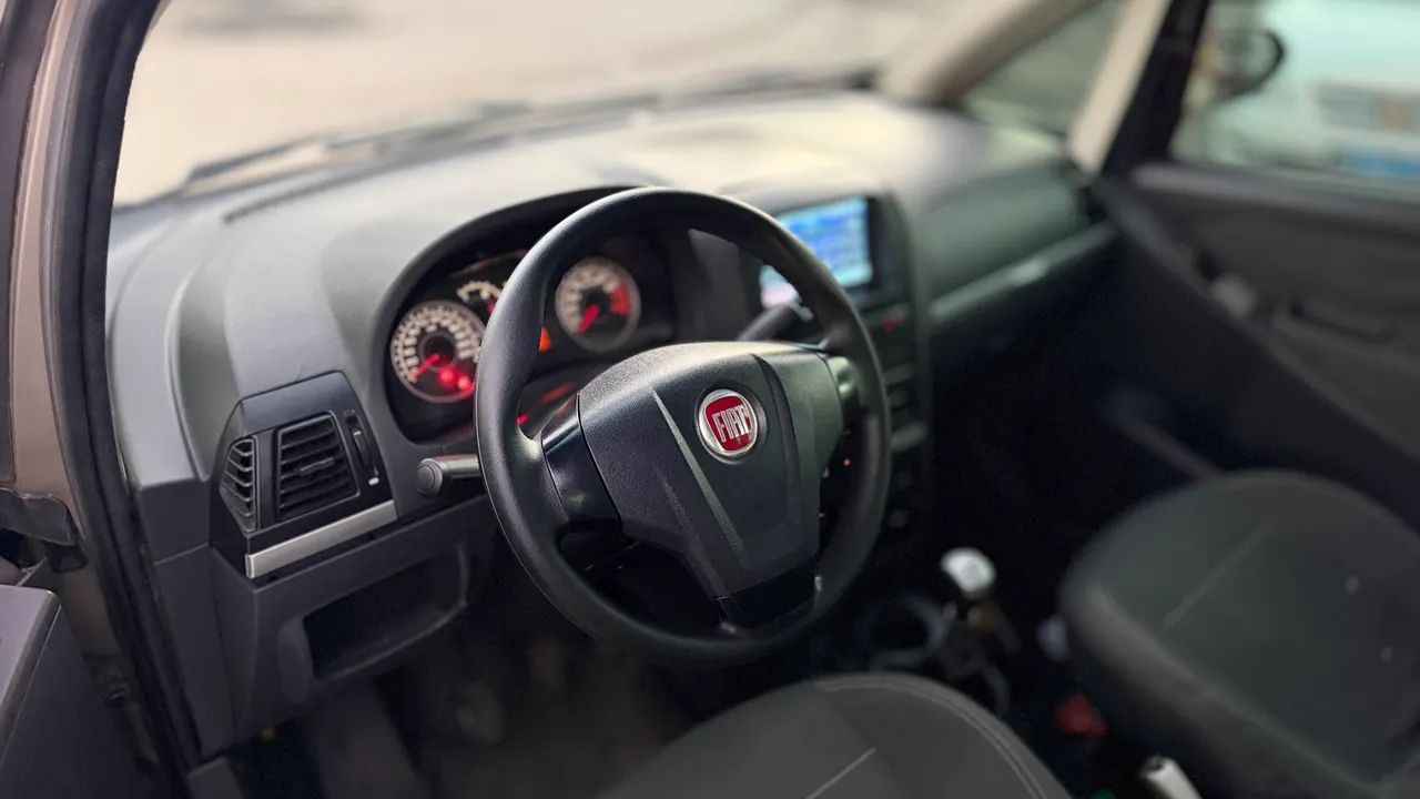 Fiat Idea Attractive 1.4 Fire Flex 8V 5P 2012 - Foto 3