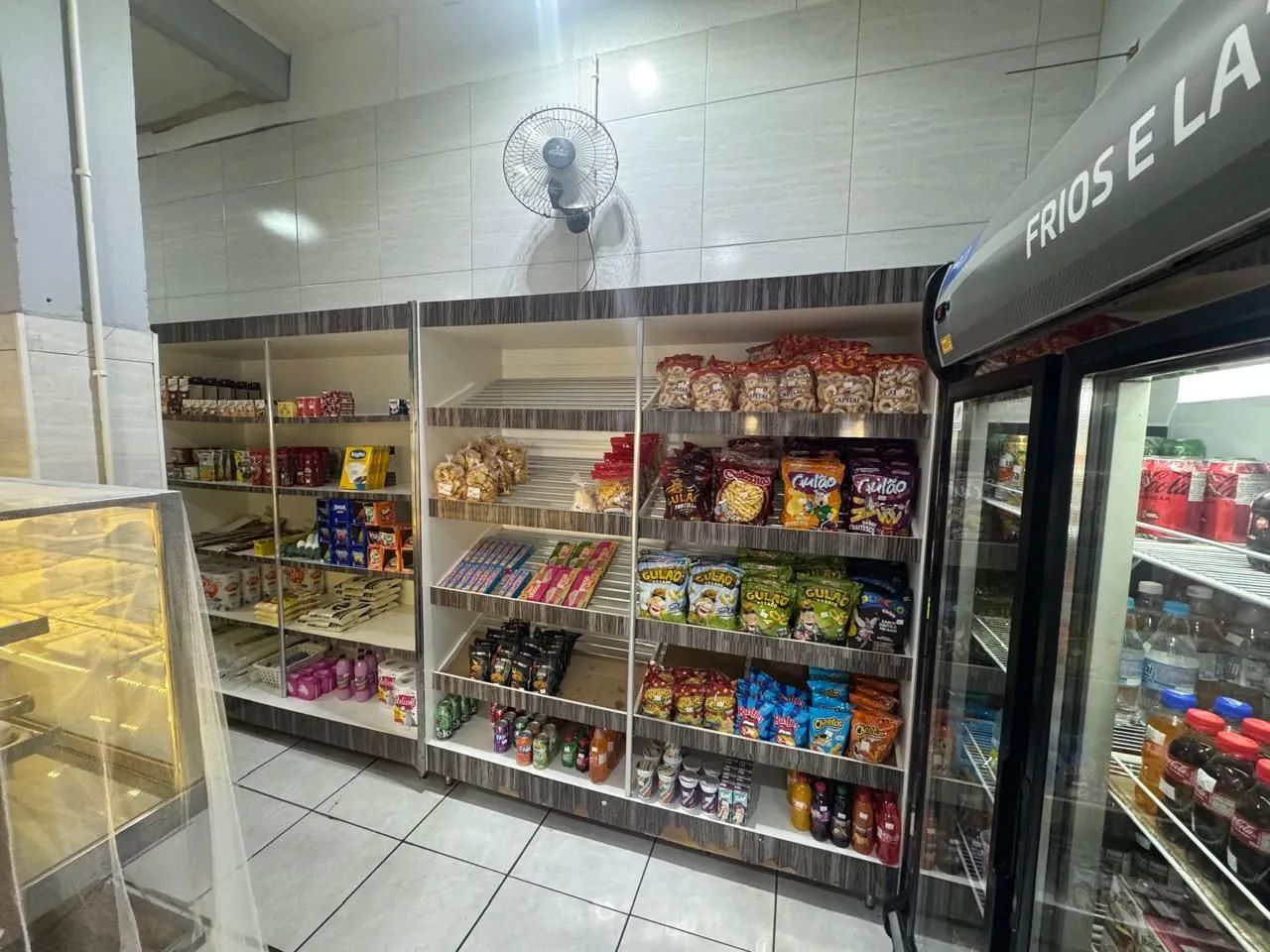 Vendo frente de Padaria em perfeito estado! - Foto 4