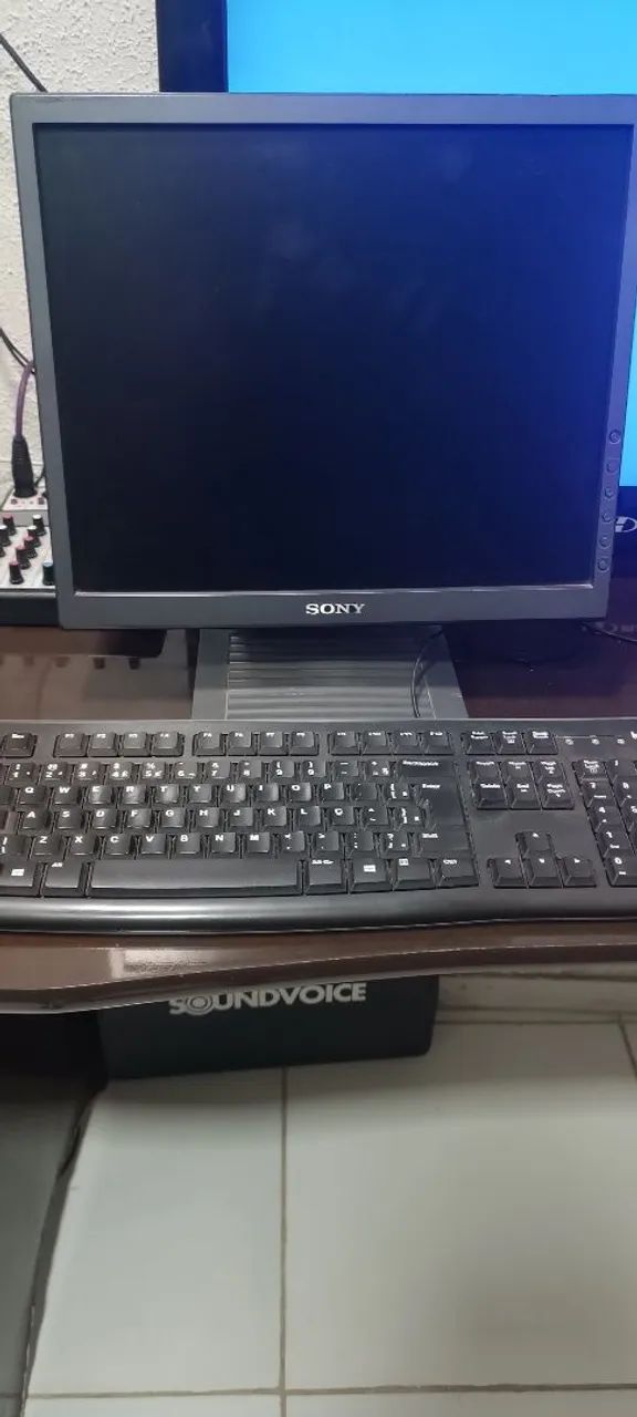 Monitor Sony  LCD modelo SDM- S73 - Foto 2