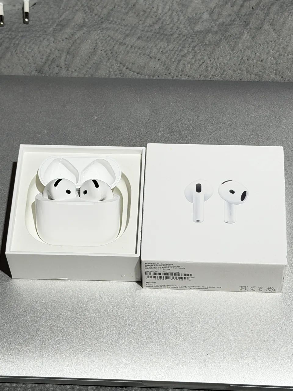 AirPods 4 Apple 