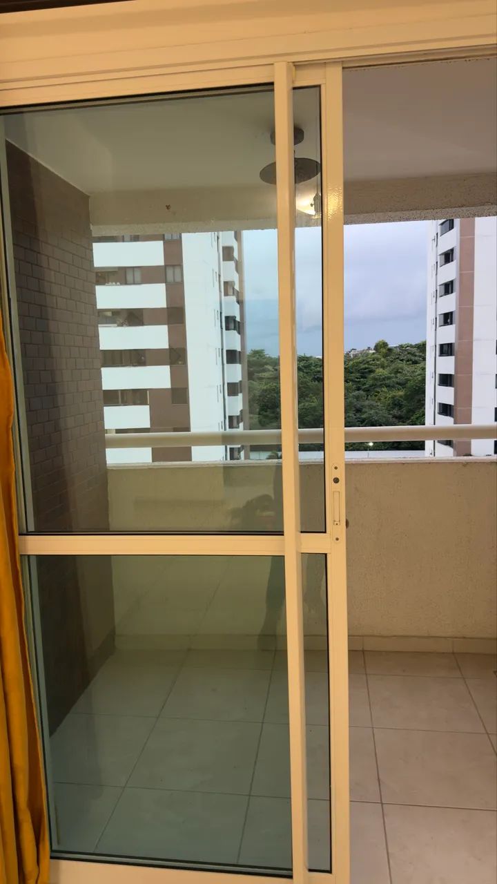 Vende se uma porta de alumínio semi nova - Foto 2