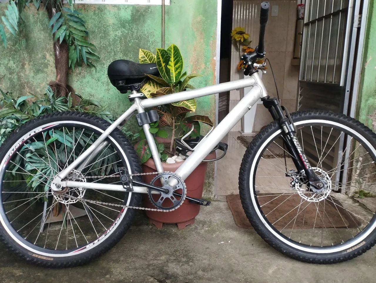 BICICLETA DE ALUMINIO