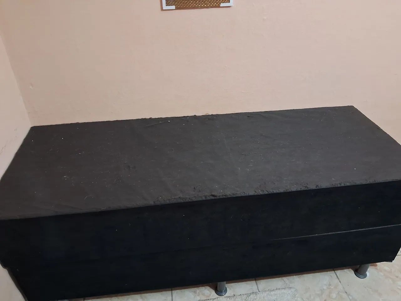Vende se base base de cama casal  em bom estado  