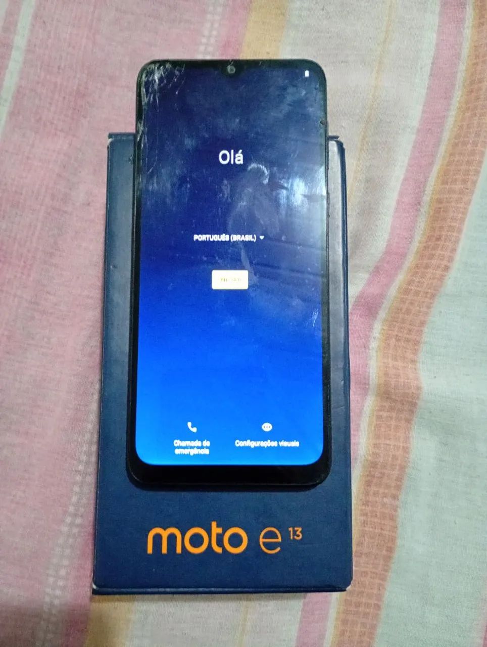 Moto e 13