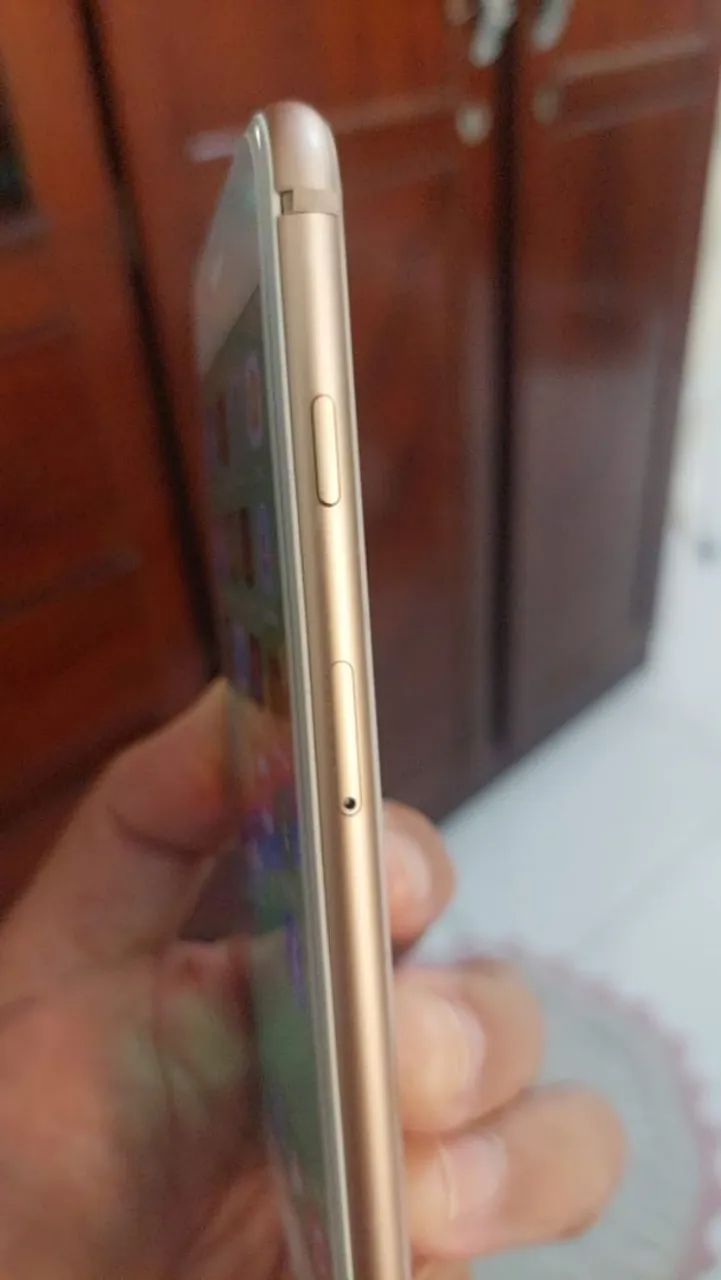 Vendo iPhone 8 plus e carregador  - Foto 3