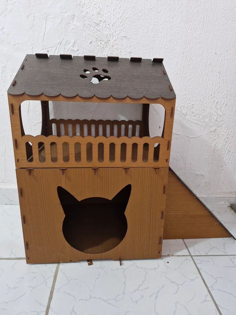 Casinha de madeira para gatos com arranhador desmontada casa pra gato - Foto 2