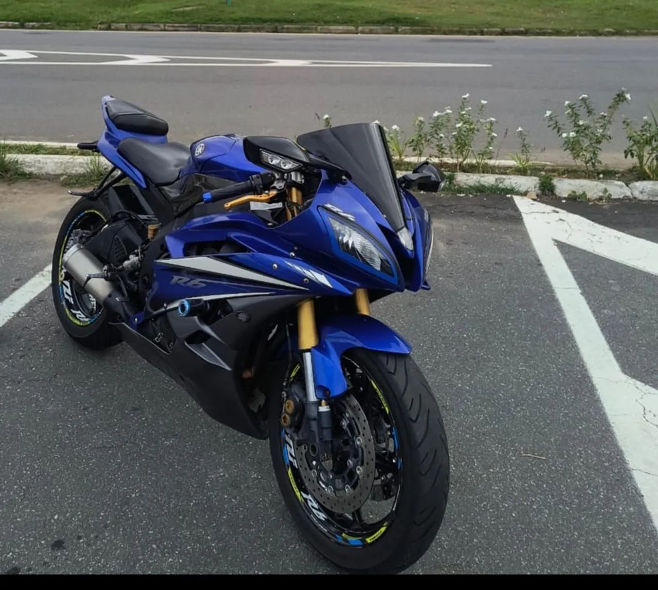 R6 muito nova imperdível 