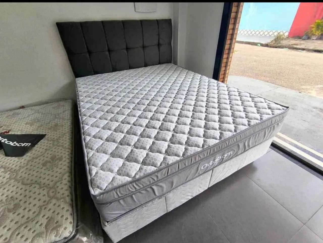 Cama Queen Ortobom de molas ensacadas individualmente 