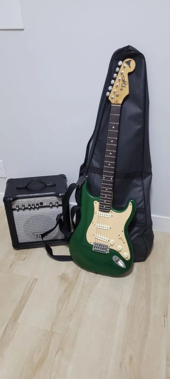Guitarra Eagle Verde + amplificador
