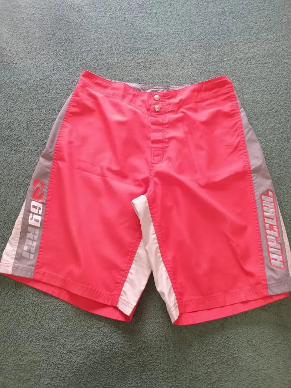 Bermudas marca RipCurl semi novas