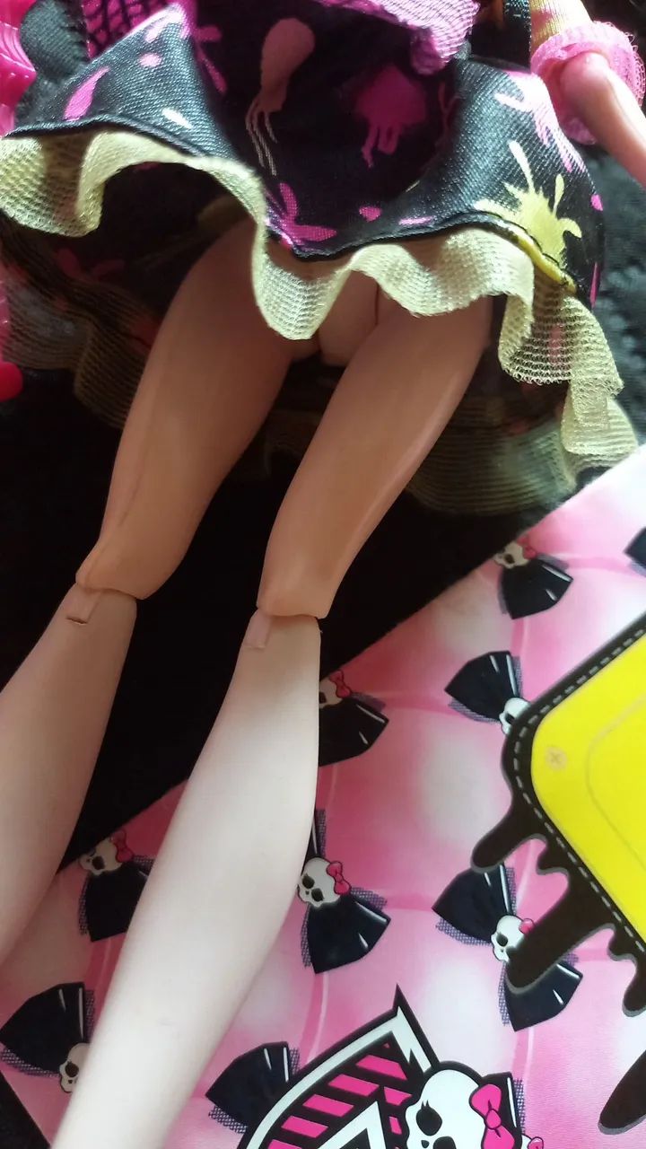 Vendo monster high draculaura  usada - Foto 4