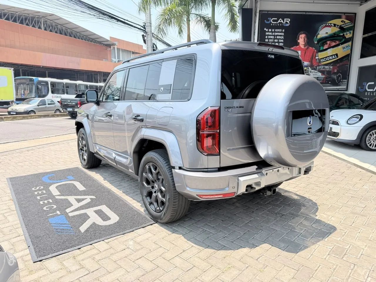 Denza B5 4WD, foto 10 de 11