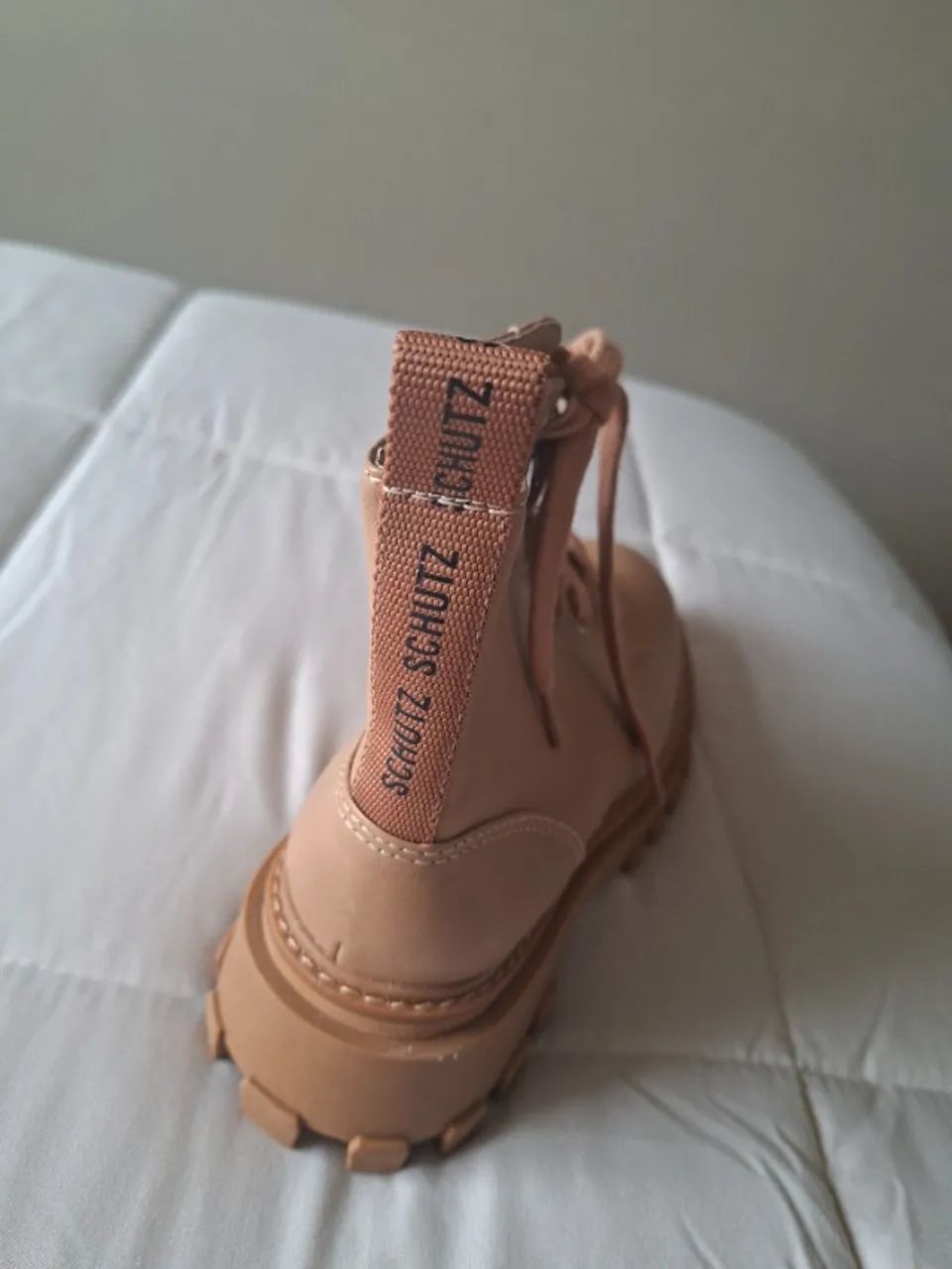 Bota Schutz - Foto 2