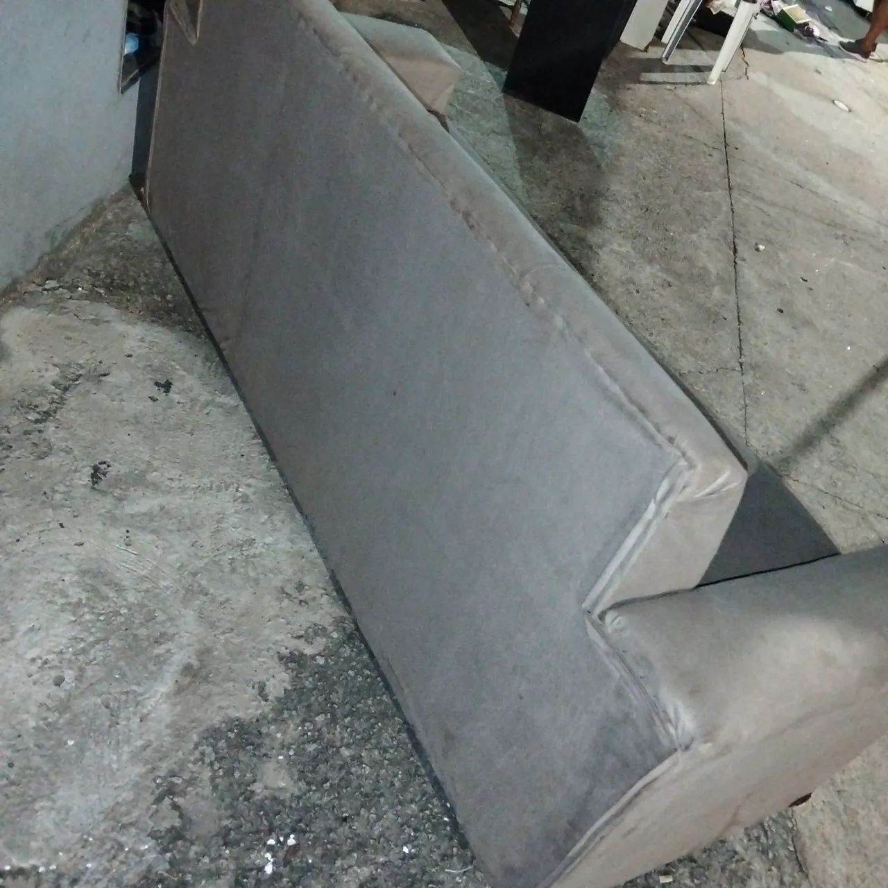 Sofá seme novo entrega grátis  - Foto 4