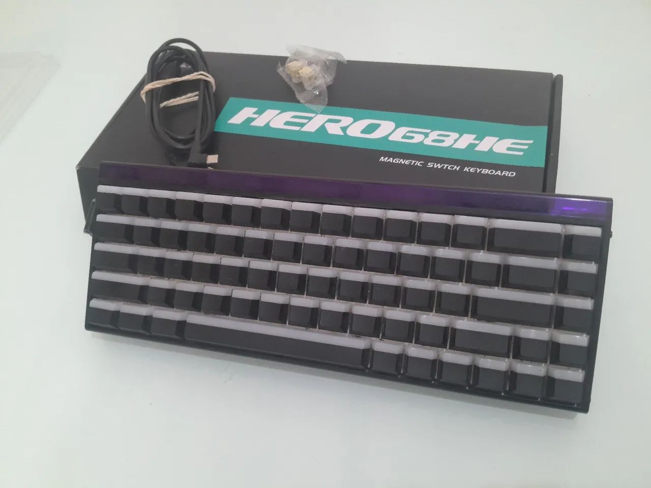 Teclado magnético Hero68 He.