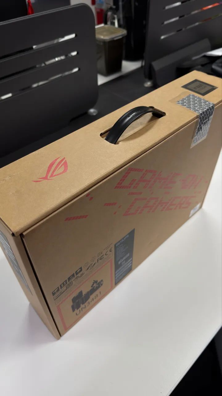 Notebook Gamer ROG STRIX G16 - Core i9, RTX 5070 - Foto 4
