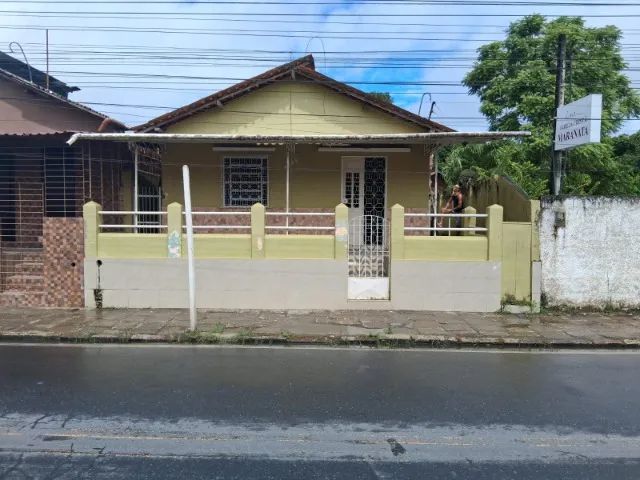 Alugo uma casa em moreno Pe