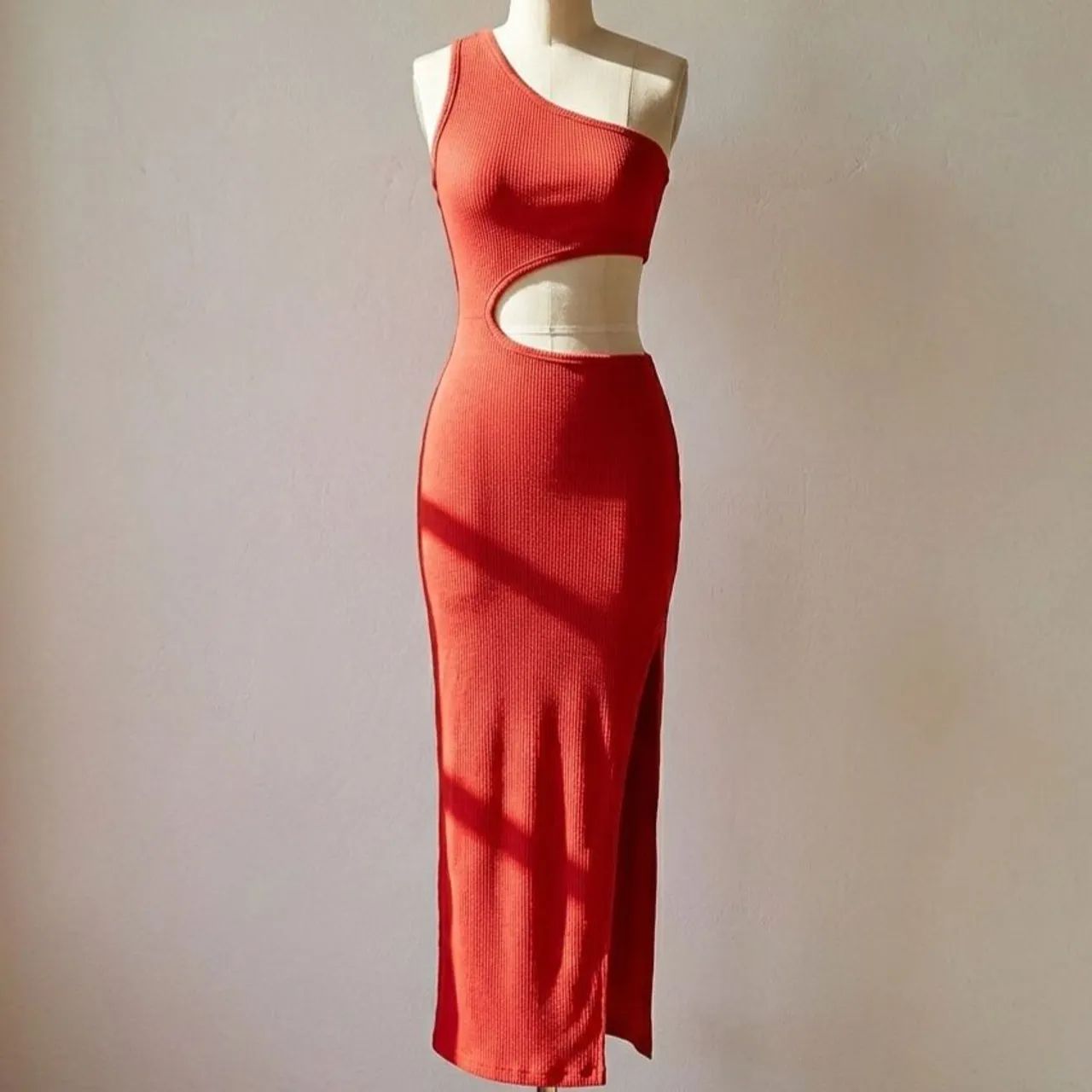Vestido Vermelho de um Ombro