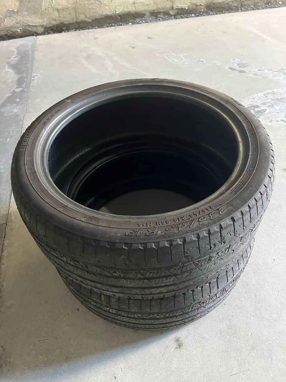 Pneus Pirelli Scorpion 235/45 R19