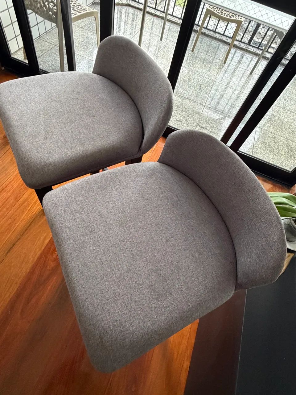 Vendo kit com 2 banquetas  - Foto 4