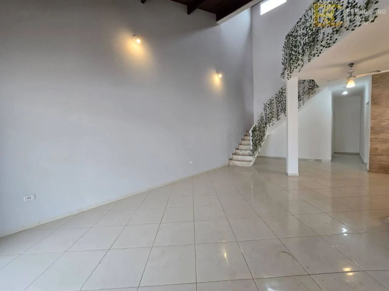 Casa com churrasqueira e 3 quartos a 7000 metros da praia! - Foto 4