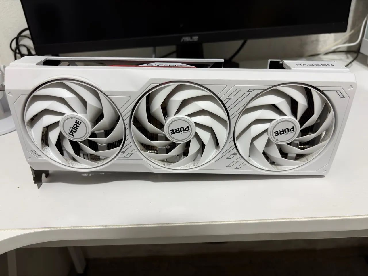 Placa de vídeo RX 7900 GRE 16GB - Foto 2