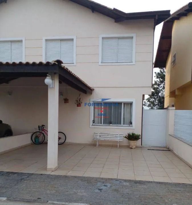 Casa com 3 Quartos sendo 1 Suíte à venda na Granja Viana / Cotia-SP